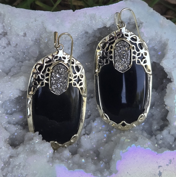 Kendra Scott Vintage Deva Earrings - Picture 7 of 8